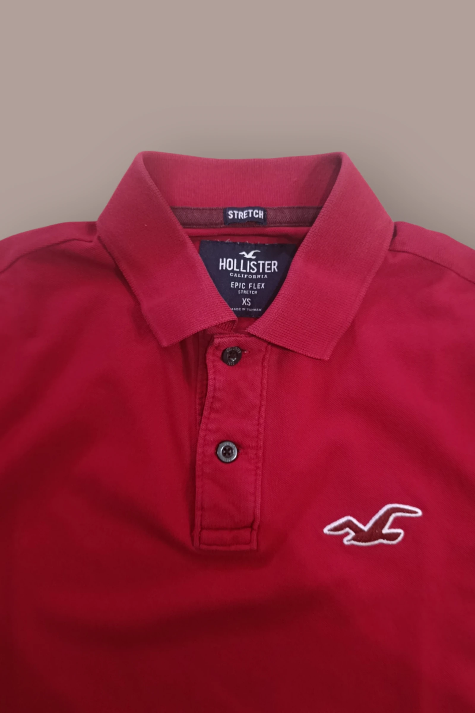 | Polo Hollister Masculino | Cor Vermelha | Short Elástico | Manga Casual | Tamanho PP | – photo 4